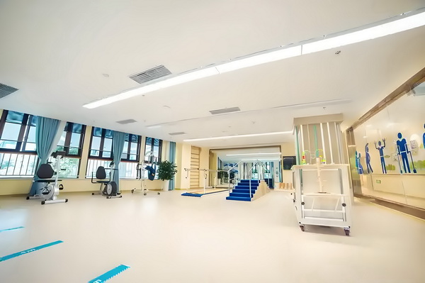 冯骥荐电影南京照相馆：没有抒情只有血的事实